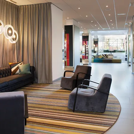 Crowne Plaza By Ihg Hotel