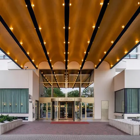Crowne Plaza By Ihg
