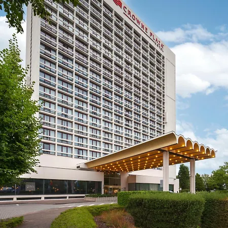Hotel Crowne Plaza By Ihg 4*