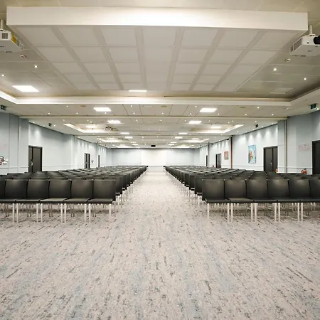 Crowne Plaza By Ihg
