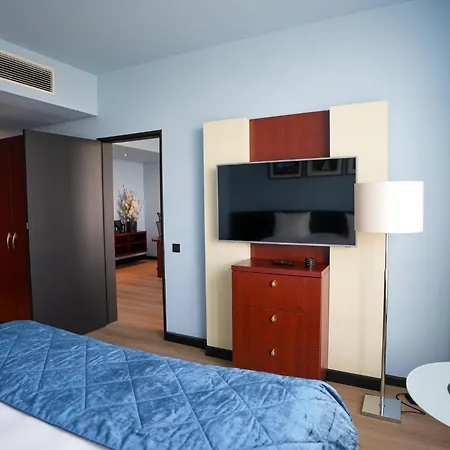 Hotel Crowne Plaza By Ihg 4*