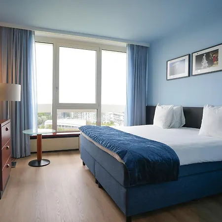 Crowne Plaza By Ihg Hotel