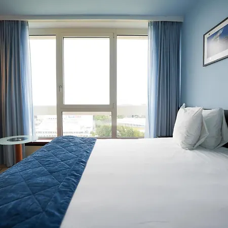 Crowne Plaza By Ihg