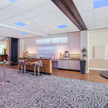 Crowne Plaza Hotel 4*