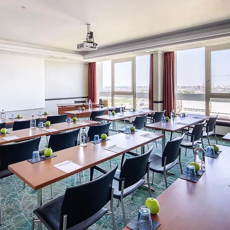 Hotel Crowne Plaza 4*